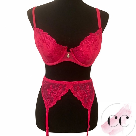 {2/$40} Vintage La SENZA Set, Fuchsia Bra & Garter - Picture 3 of 12